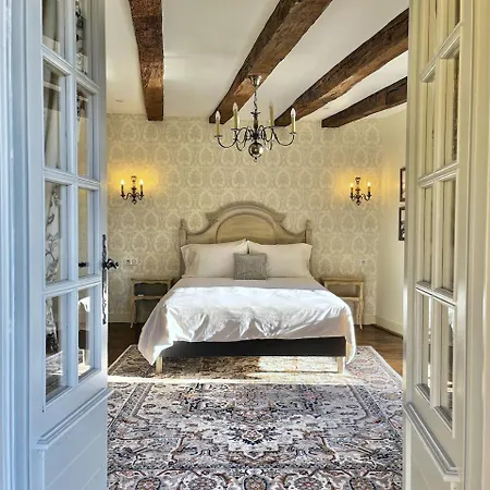 Dom wakacyjny New Listing! Maison Delluc With Spectacular Vistas *
