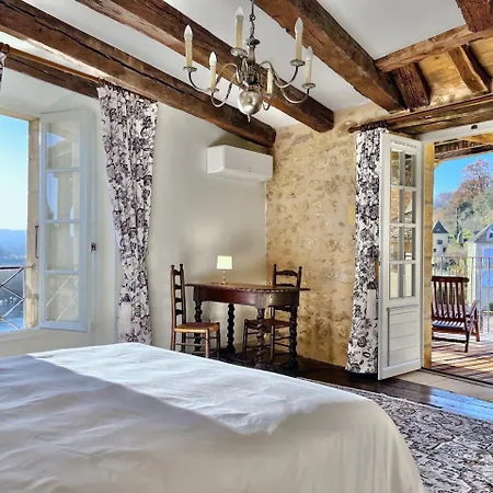Dom wakacyjny New Listing! Maison Delluc With Spectacular Vistas
