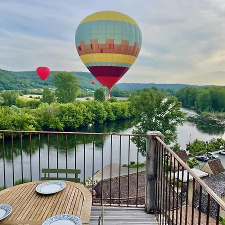 Dom wakacyjny New Listing! Maison Delluc With Spectacular Vistas