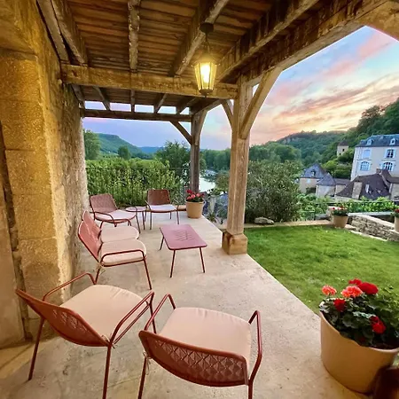 Dom wakacyjny New Listing! Maison Delluc With Spectacular Vistas *